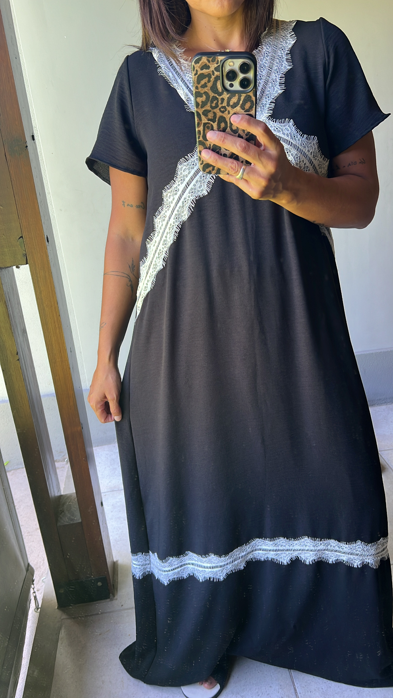 Vestido mangas cortas detalle PUNTILLA