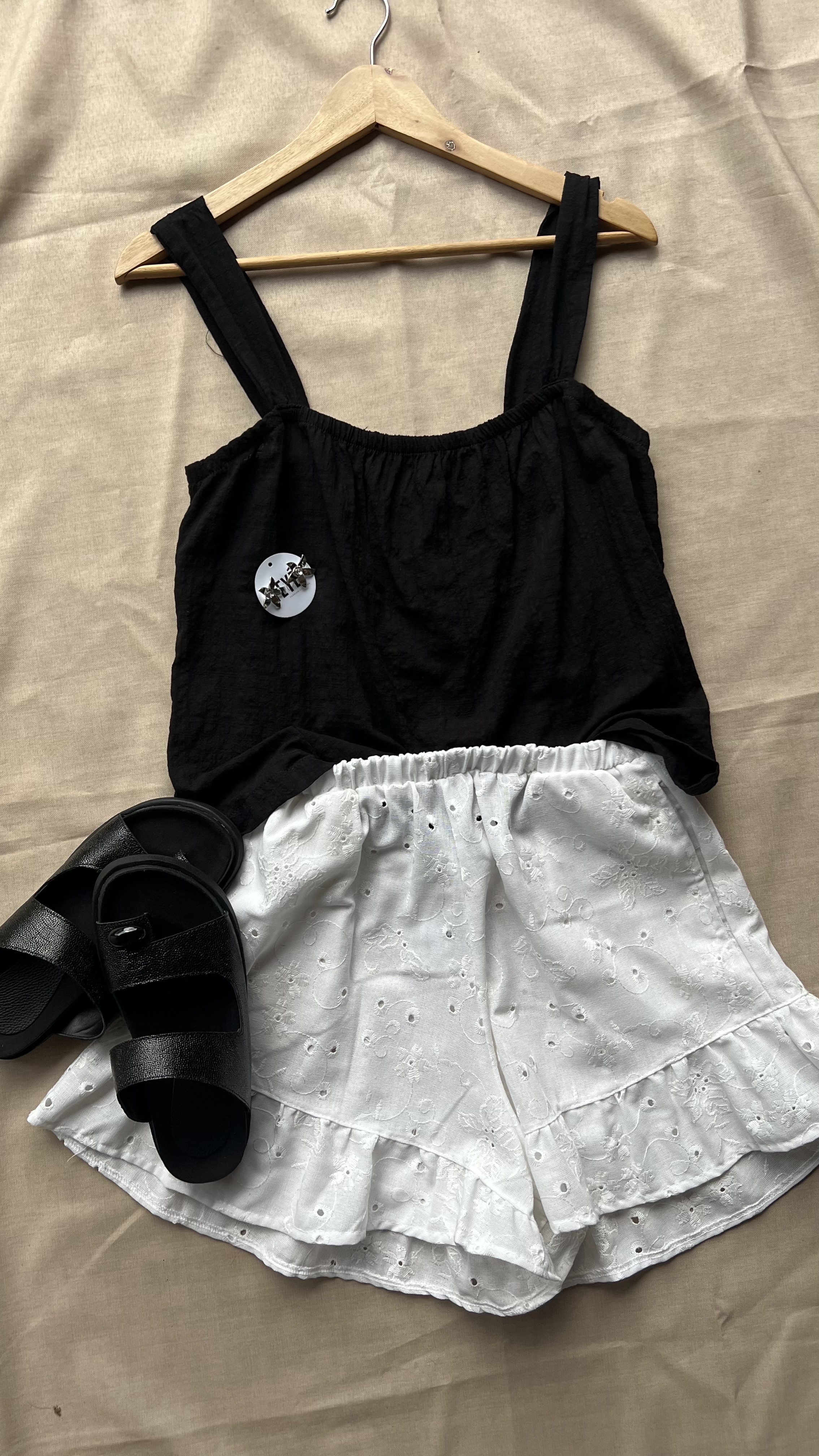 Short Broderi volado