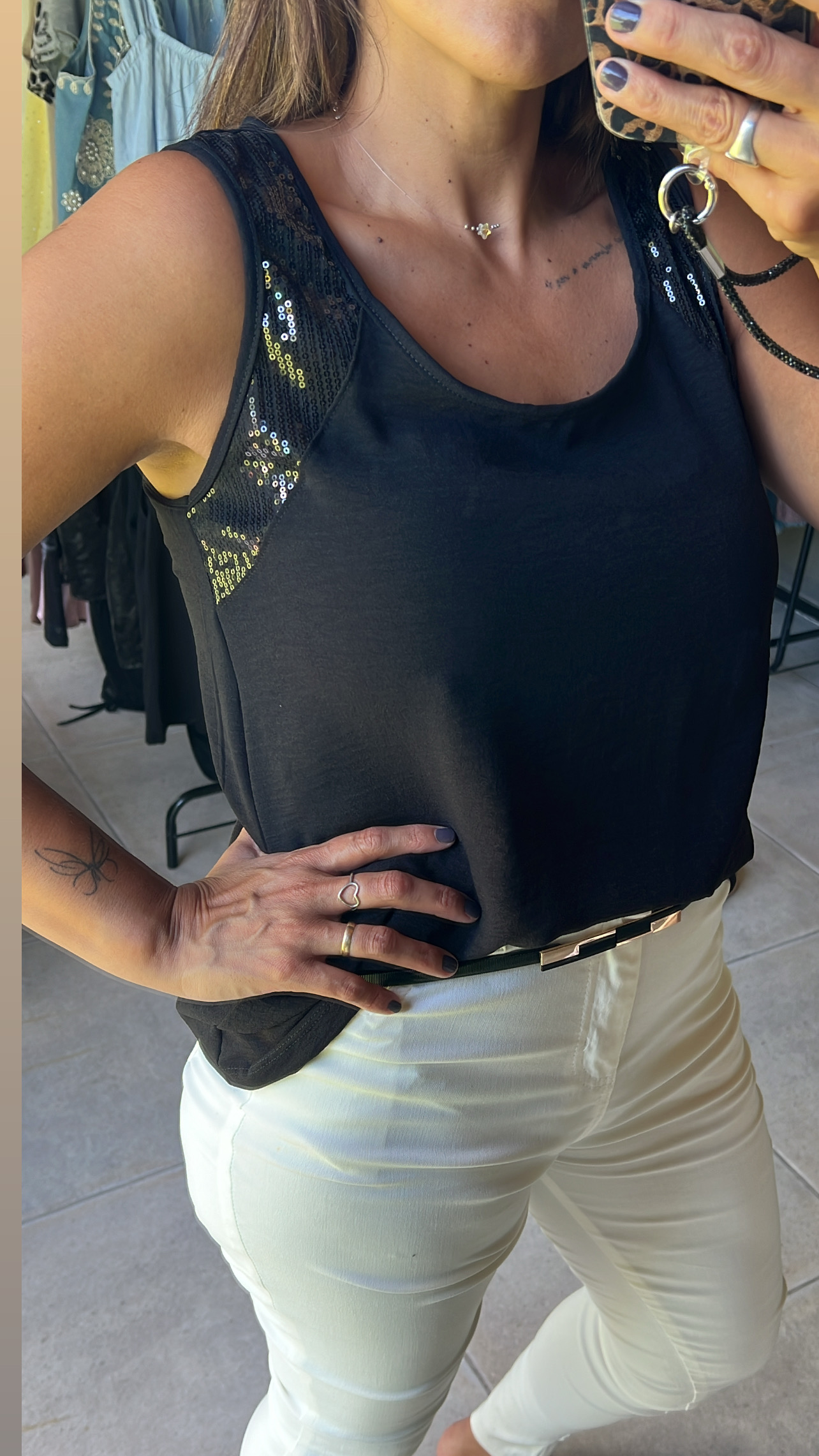 Solera DETTALLE HOMBROS LENTEJUELAS